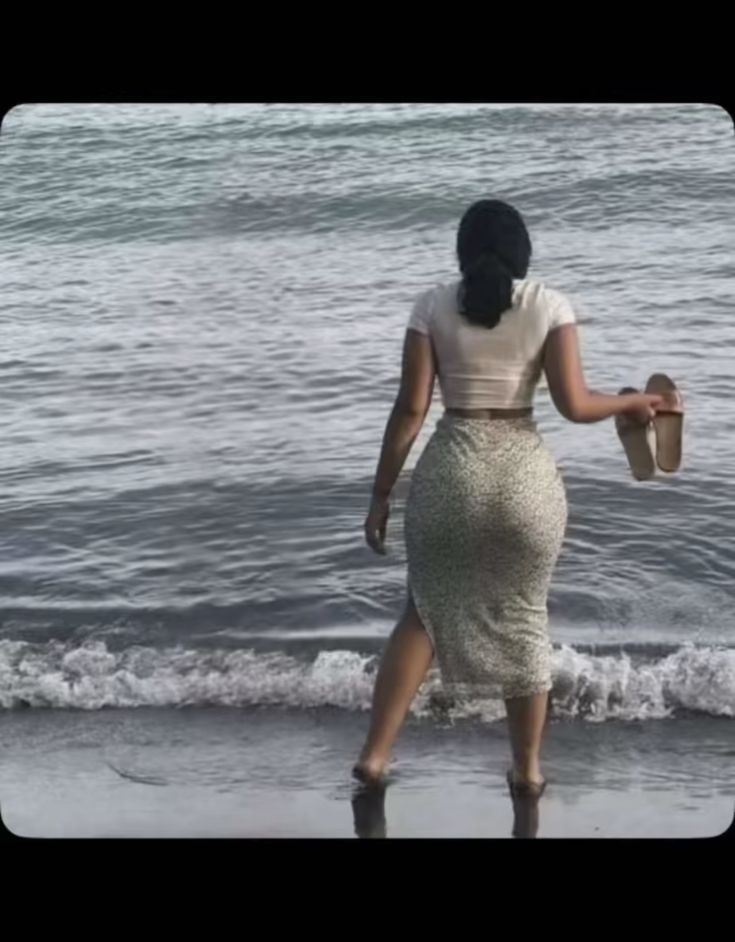 SowmiiVJ's tweet image. I've watched a picture on loop ➿ 

~ that pic