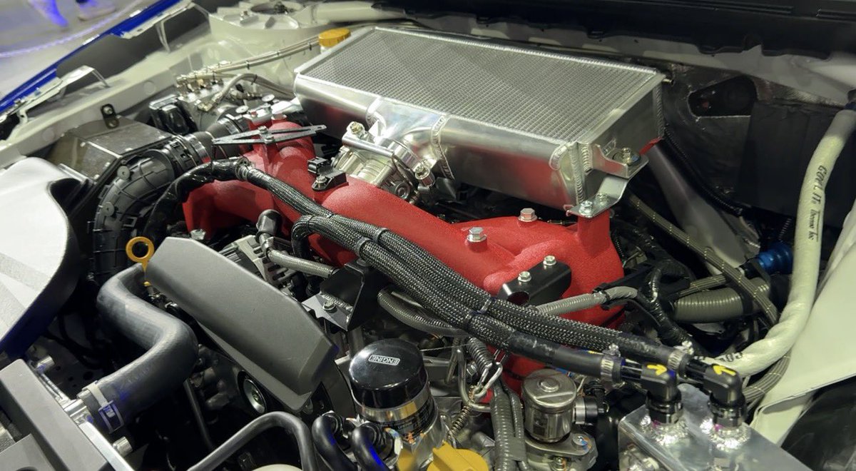 subiechannel's tweet photo. ついに開幕!TAS2026SUBARUブースを取材してきました!手引き、6MT、6気筒エンジン、赤チヂミ…マリオさん的に気になるポイント満載の大興奮のレポートは近日公開予定です!
そういえば、某岐阜の販売会社の社長と偶然…(自粛) https://t.co/BnsNzwBSUZ