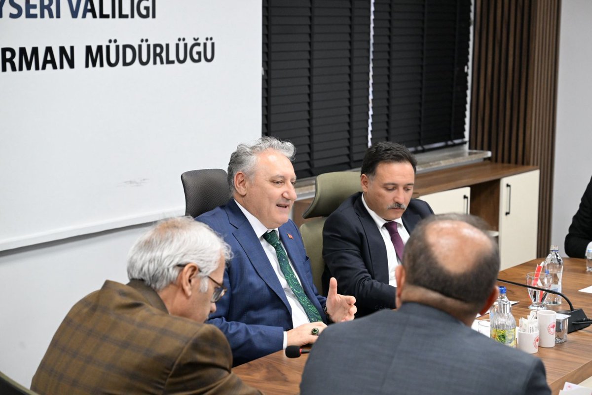 Genel Müdürümüz Sayın Dr. Osman YILDIZ, Kayseri Valimiz Sayın Gökmen ÇİÇEK ile birlikte İl Tarım ve Orman Müdürlüğünü ziyaret etti.📍 
Ziraat odası başkanları ve kurum personeliyle bir araya gelen heyet, Kayseri tarımının bugünü ve geleceği üzerine istişarelerde bulundu. 🌿