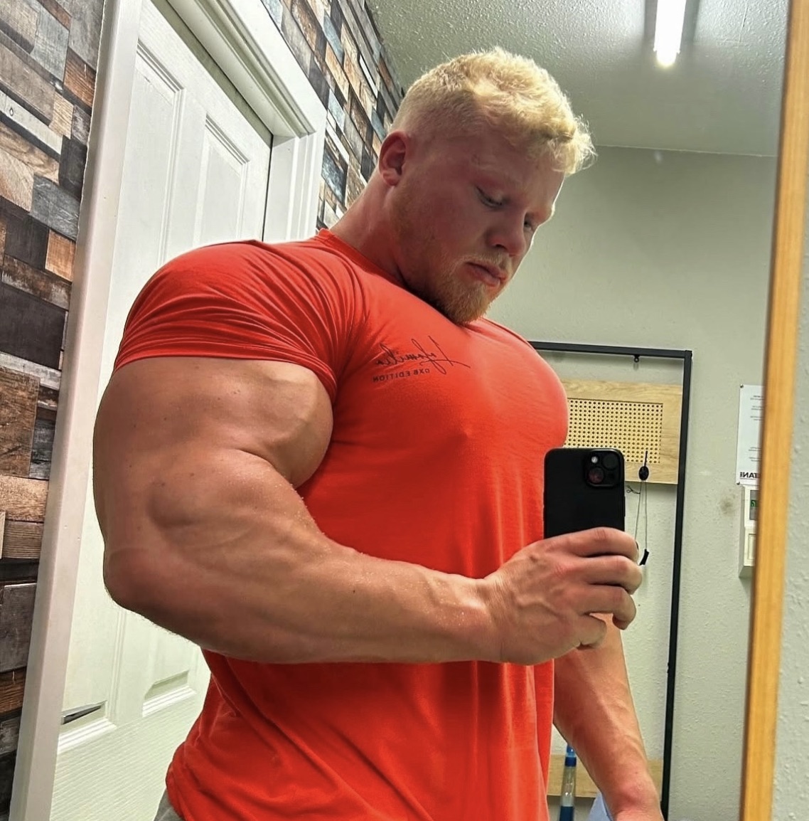 Muscle Spank tweet media