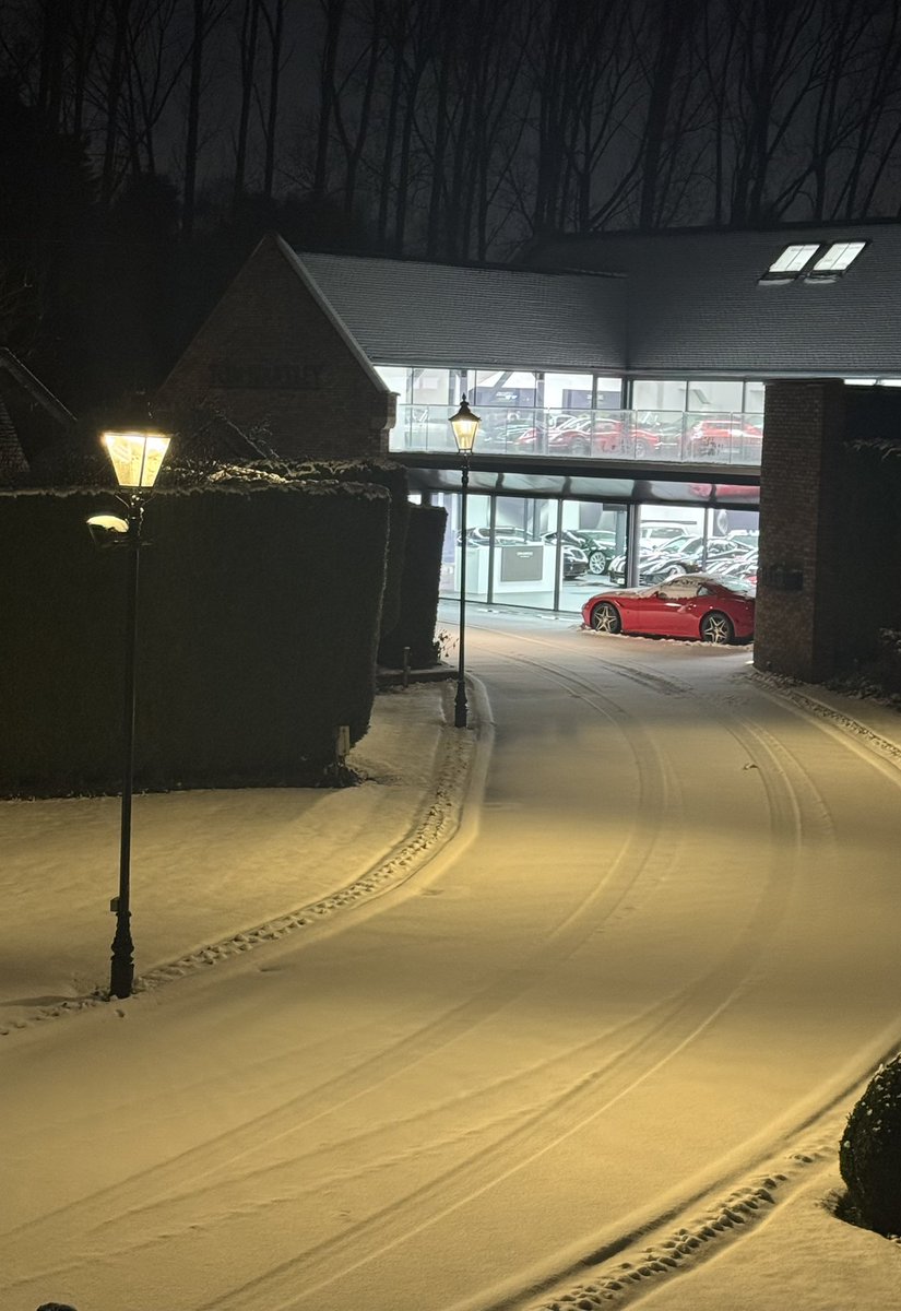 tomhartleycars's tweet photo. Good morning you 6am Club View from my Shower this morning, let’s get this day started!! 

#th
#thedealmakers
#whateverthewether
#supercarhouse
#classiccarhouse
#iconic
#hartleyestate☃️
#wedontdo9to5s👎🏻

“We want to buy your Luxury/Performance Or Classic Car Today” https://t.co/3celnfiCD1