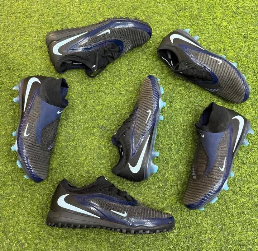 Oga Sammy Sports Shop is also known as footwear house 

We have all kinds of boots and footwear 

Nike
Adidas
Puma
Adzero and all major authentic brands

Delivery nationwide 

WhatsApp 08063473594