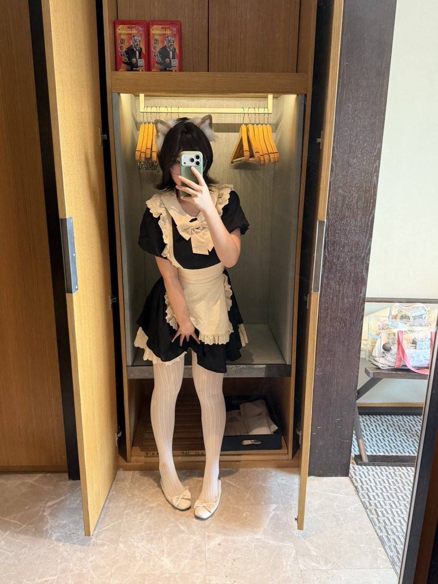 蘸酱小酥肉（臭发涩图的 tweet media