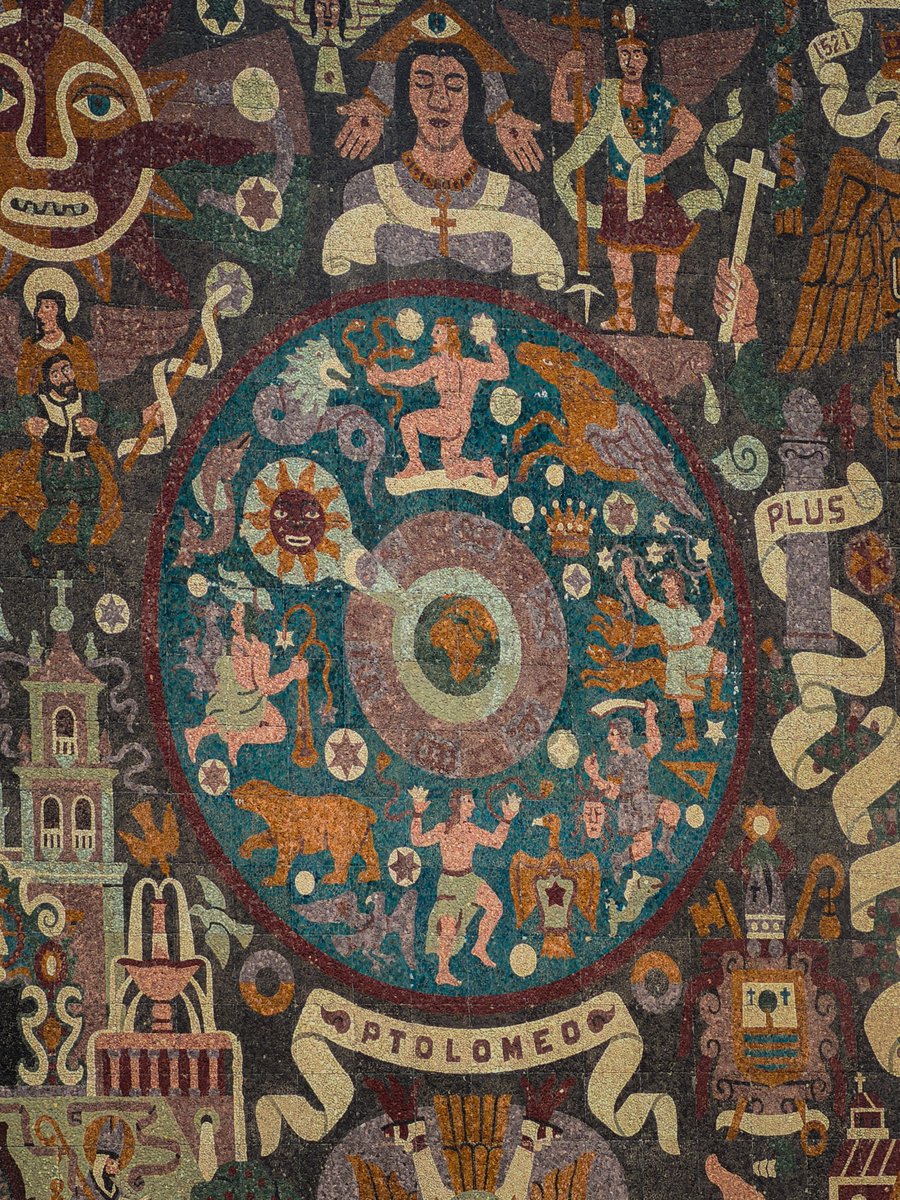 El icónico mural de la #BCUNAM, "Representación histórica de la cultura", recubre sus cuatro lados. ¿Puedes reconocer a cuál pertenece esta toma? > bit.ly/49kaWBd