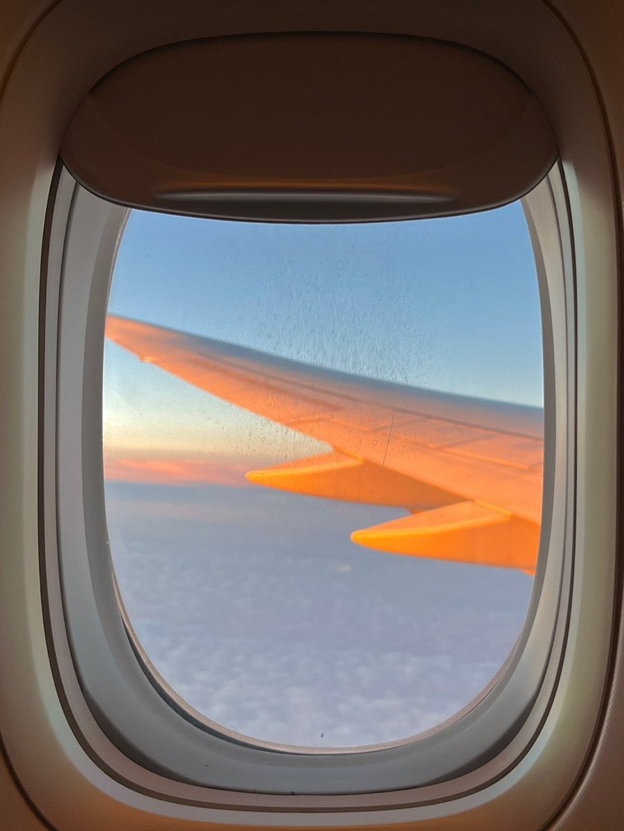hoongtaejun's tweet photo. I miss catching flights https://t.co/jXBPDswPKf