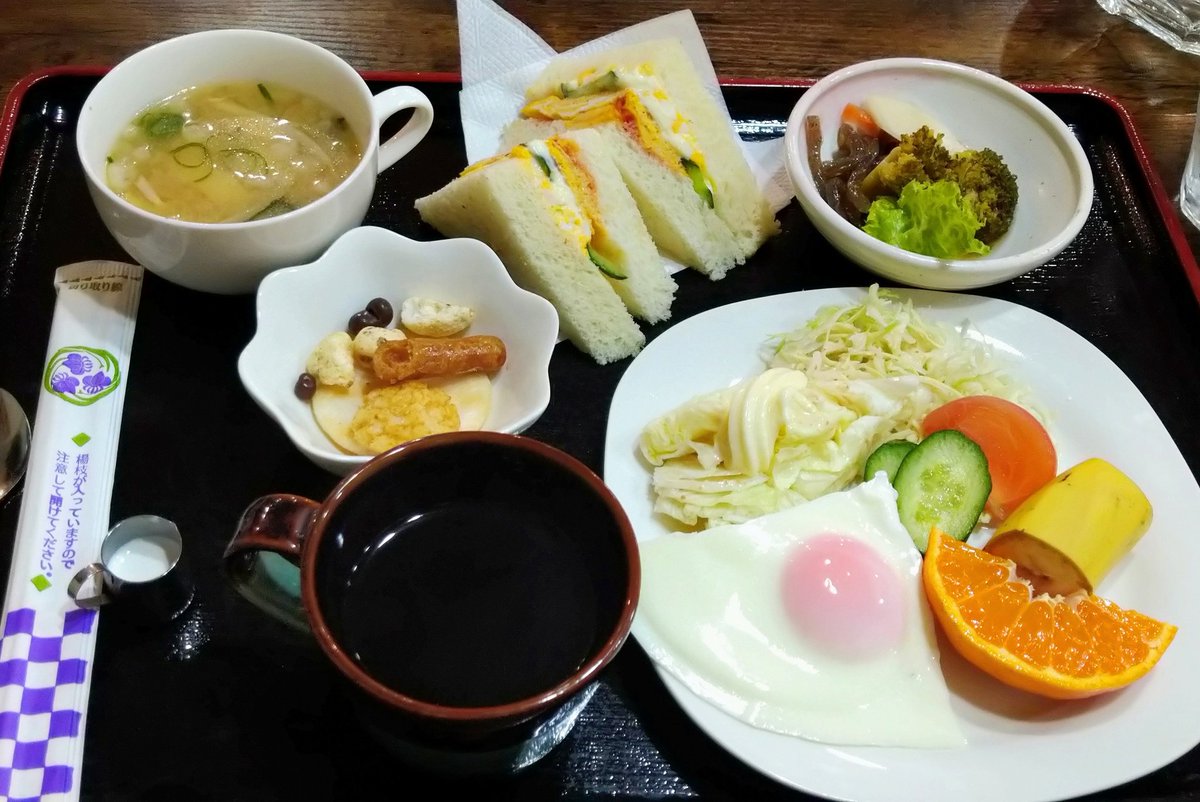 shiroponpon1's tweet photo. 今日は連食☕
同じく先月たまたま発見したお店。電車通りの反対側にあったお店が2年前に火事で焼失→閉店を余儀なくされてましたがそのお店と一字違い… これはもしや? と思ったらやはりそうだった! 変わらず元気に営業&常連さんで賑わっており感動…本当に良かった🥹
#Berra https://t.co/UOE5piZqkA