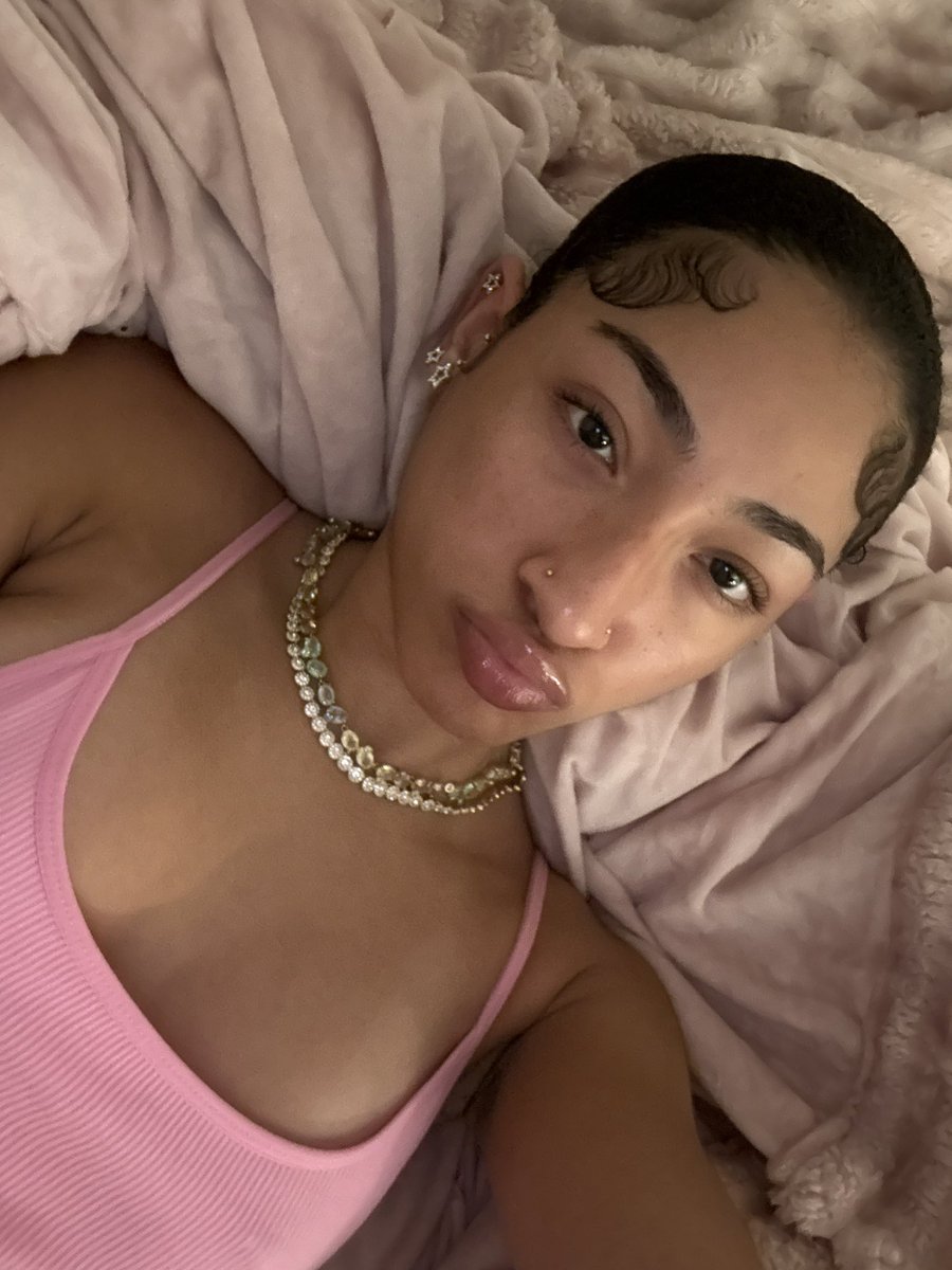 alyssia tweet media