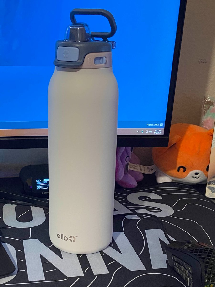 Lunar_Lilium's tweet photo. ✨HELP ME REACH MY GOAL✨
I’m trying to decorate my water container with awesome VTuber stickers! If you’ve got any, drop the links in the comments so I can snag them and show them off!

#Vtuber #VtuberSupport #vtubersart #stickercollector https://t.co/zNc3x3OO4c