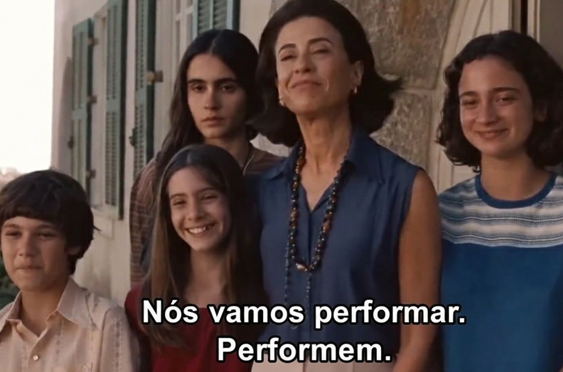 gatojinglebells's tweet image. 2026 é ano de acordar 5 da manhã fazer 12h líquidas de estudo postar print do ypt story da rotina mostrando café da manhã performático com livro combinando academia corrida vamo fingir que ta tudo bem até virar realidade