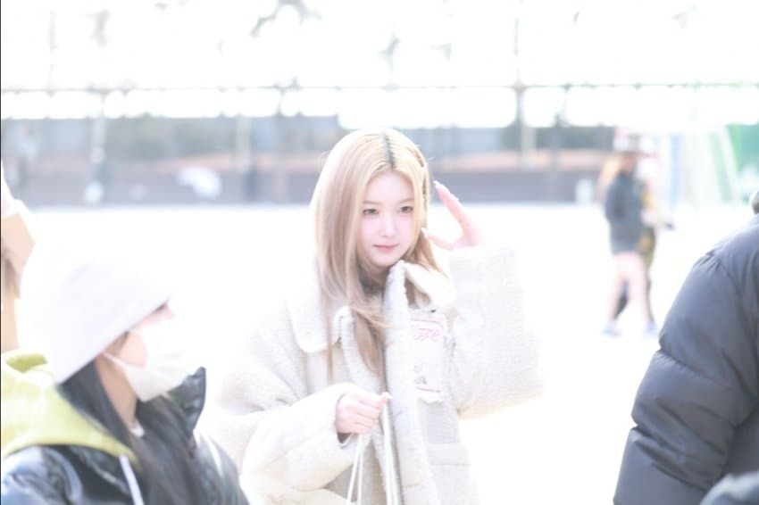 Binnie really went to SeoAh's graduation 🥹😭