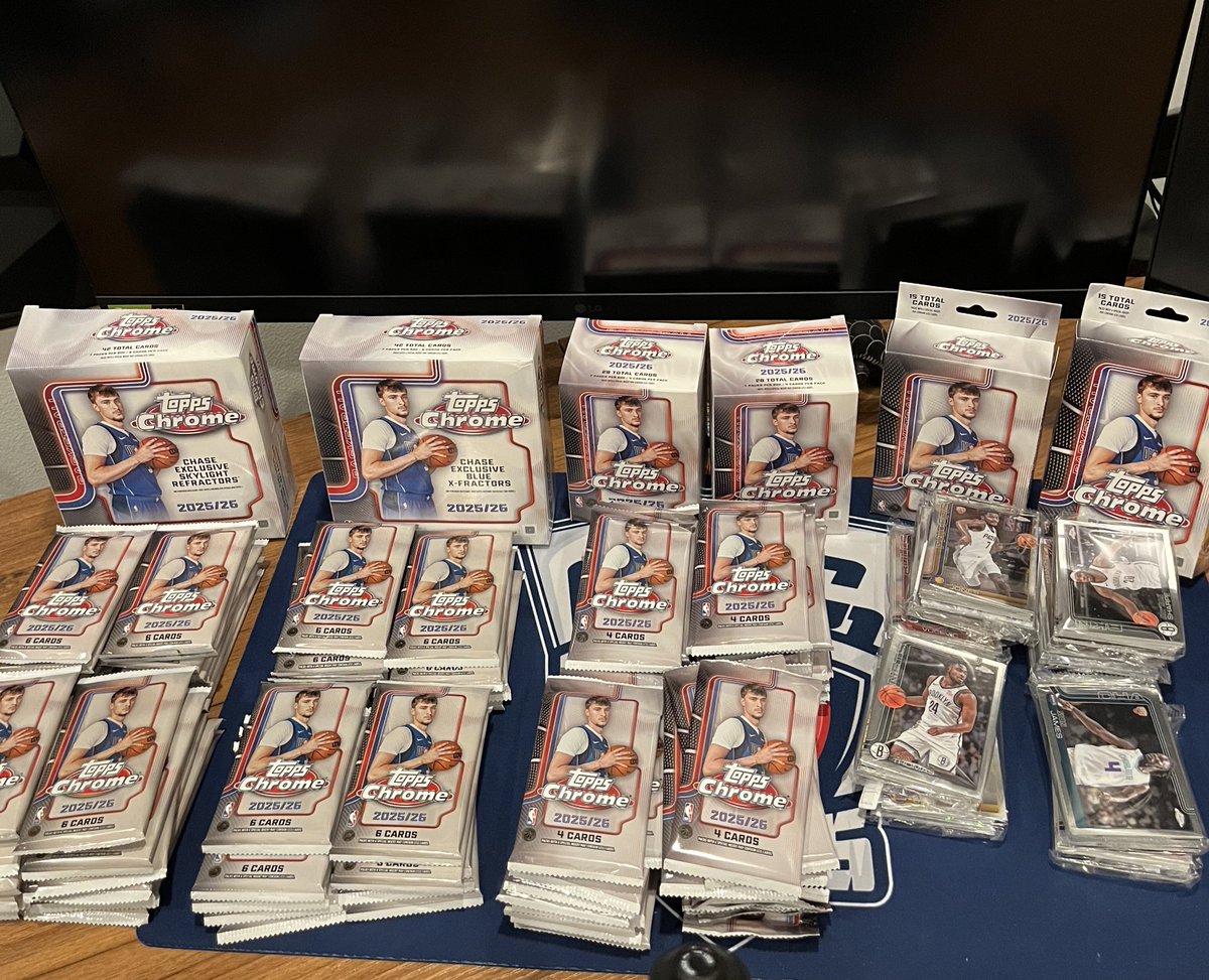 CardiacPulls2's tweet photo. $1200 Topps Chrome opening with all 4 retail formats! Hits posted below and full video on YT! @CardPurchaser @Topps https://t.co/LAYwSASmGR