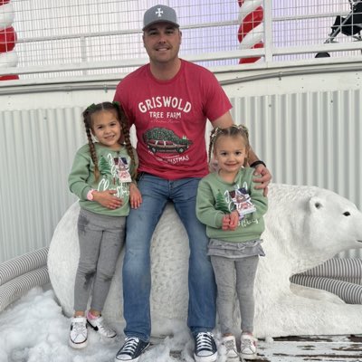 TrueJohnson412's tweet image. Updated profile because my girls are getting so big ! 

God, Family and Sigma Chi.  Rings true 20 years later 

#ΣΧ #SigmaChiEpsilonPsi #WhiteCross #Constantine