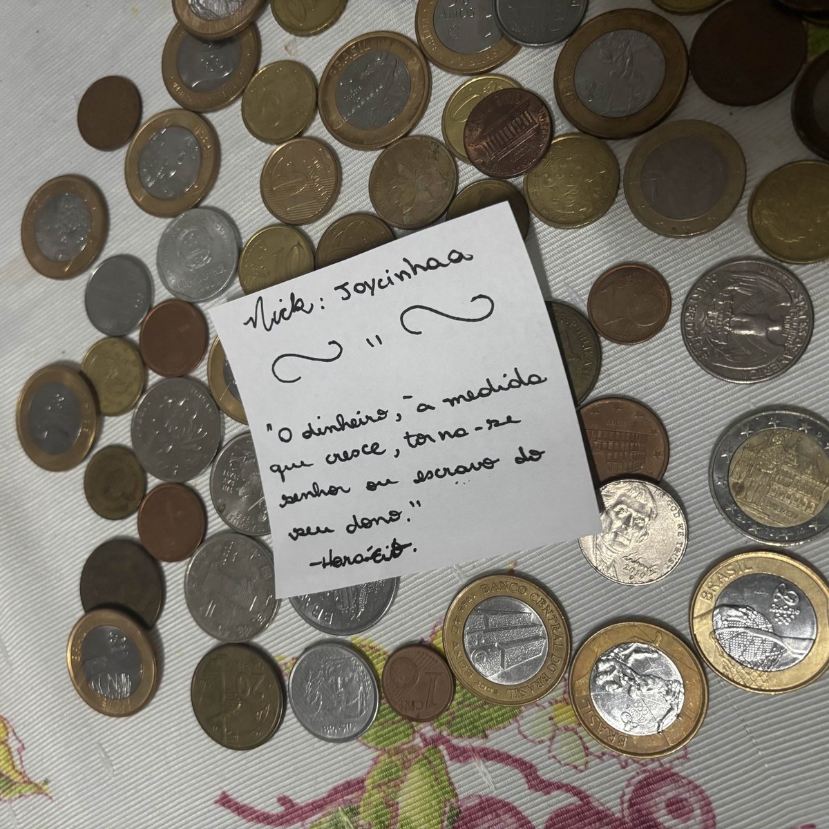 joycinhaabblet's tweet photo. COMPETIÇÃO:O tesouro do Sr. Scrooge 
Nick: Joycinhaa
#ScroogeNaPrimeTV 
@primetvhb 
O dinheiro, à medida que cresce, torna-se senhor ou escravo do seu dono. https://t.co/WvTfUoRHFR