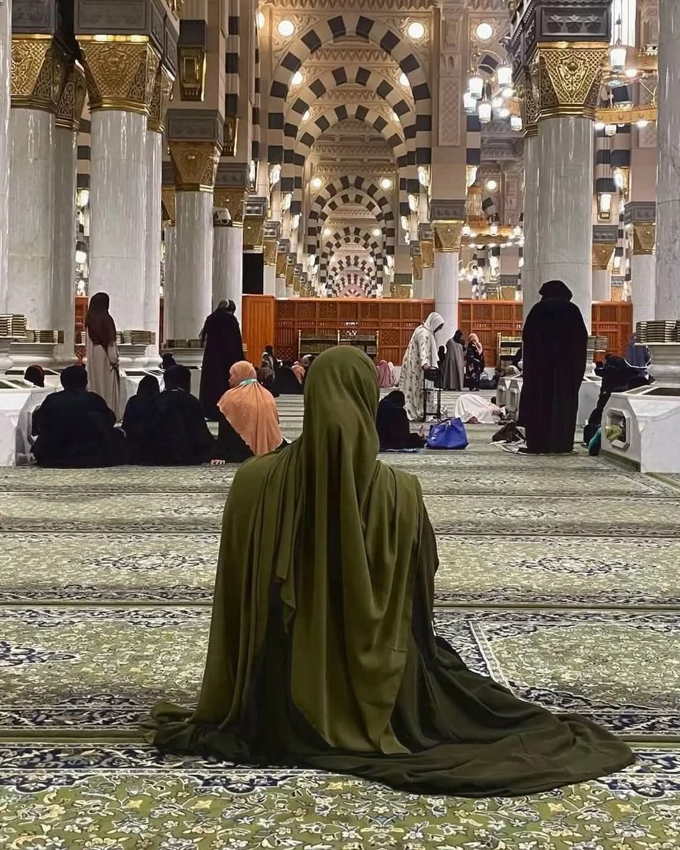 _sv_22's tweet image. اسلام علیکم ورحمتہ اللہ
اے الله!اس نئی صبح میں ہمارے دلوں کو سکون،زبان کو سچائی،راستوں کو آسانی اور زندگی کو اپنی بےحساب رحمتوں سے بھر دے ہماری ہر مشکل کو آسائش،ہرخوف کو اطمینان،اور ہر دعا کو قبولیت عطا فرما۔آمین
آج کی یہ روشنی آپ کے لیے بے شمار آسانیاں خوشیاں اور رحمتیں لکر آئے