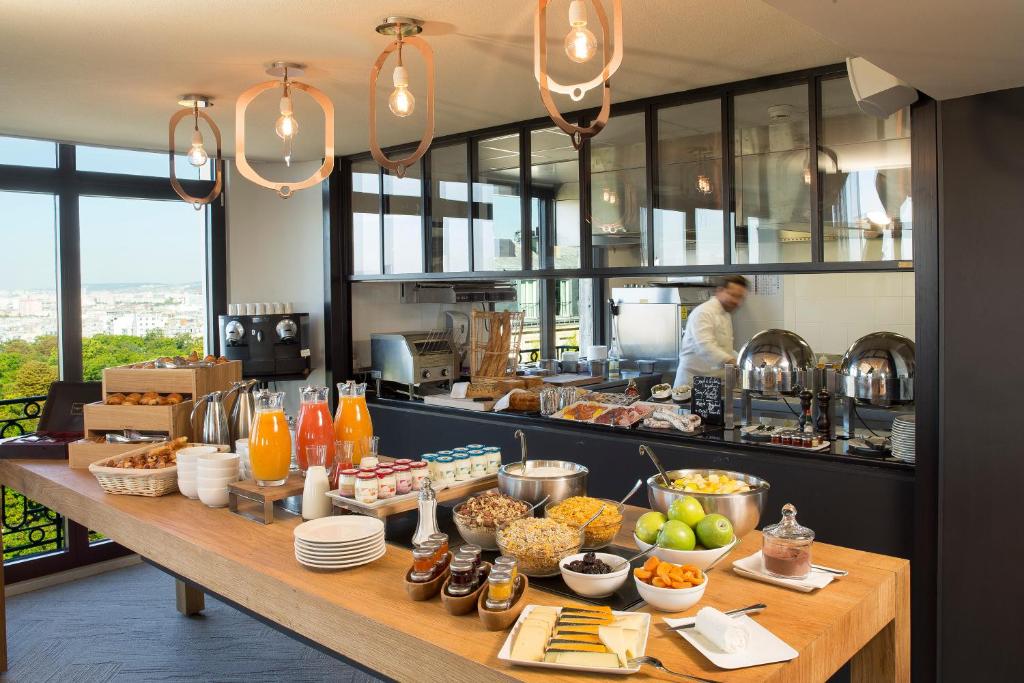 euro_tour's tweet image. ❤泊まってみたい『🇫🇷パリの #プチホテル✨』
➡euro-tour.co.jp/petit-hotel/Te…
「テラス・ホテル」　モンマルトルに位置する人気の4つ星ホテル。ロッジのように装飾された客室は、現代的な快適さを提供しています♪  #パリ #モンマルトル #テラスホテル #TerrassHôtel