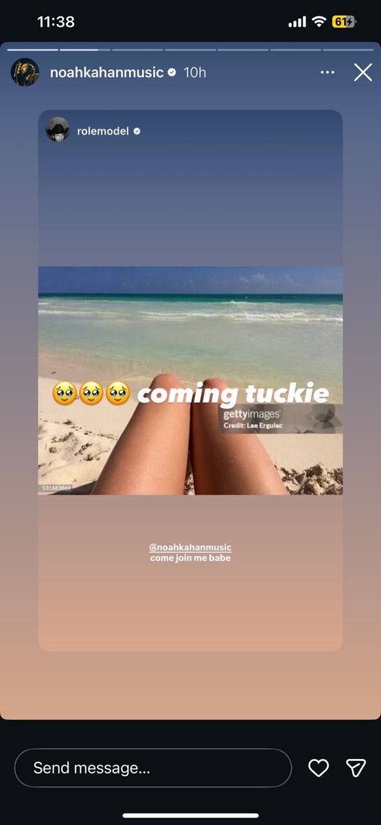 Readerobs's tweet image. we all screamed