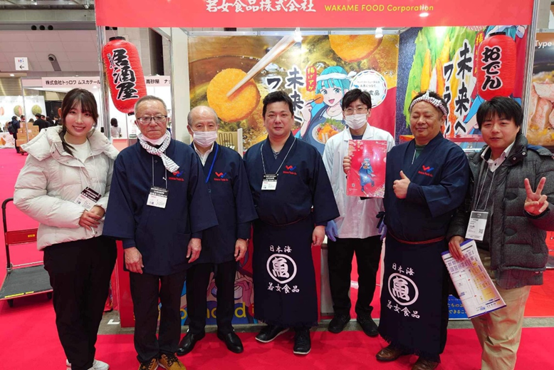 島根のユースエール認定企業紹介(26)
🔷若女食品株式会社
🔶コンセプト：島根の海の幸を 世界へ発信
🔷事業内容：食品製造
🔷業種（小分類）：水産食料品製造業
🔷事業所所在地：江津市
🔷従業員：101人
🔷認定：2024年