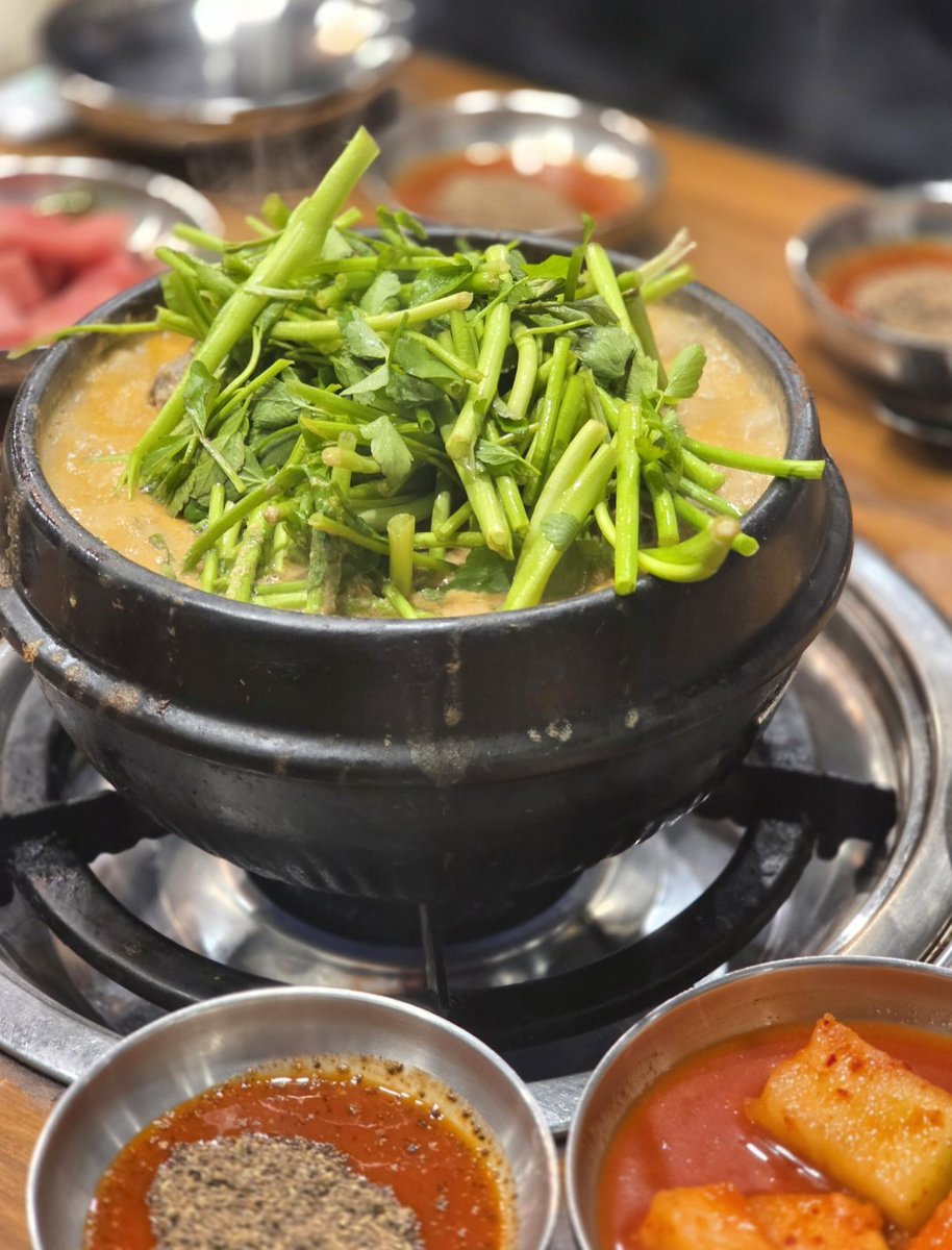 msRobin__'s tweet image. 시작만 창대하고 끝은 미약한 다이어터들과의 정산날 !!!

슬브 성향자로서 내기에 져서 강제 스팽 당하는 서사를 꿈꿨건만

똑같이 성공해도 스팽 1,500대 였는데 셋중 나만 목표달성

휴 언제쯤 음식, 술 대신 스팽 정산을 받아보나
다이어트 성공에 따른 스팽은 포상 같아서 추구미가 아닌데 😭😭😭