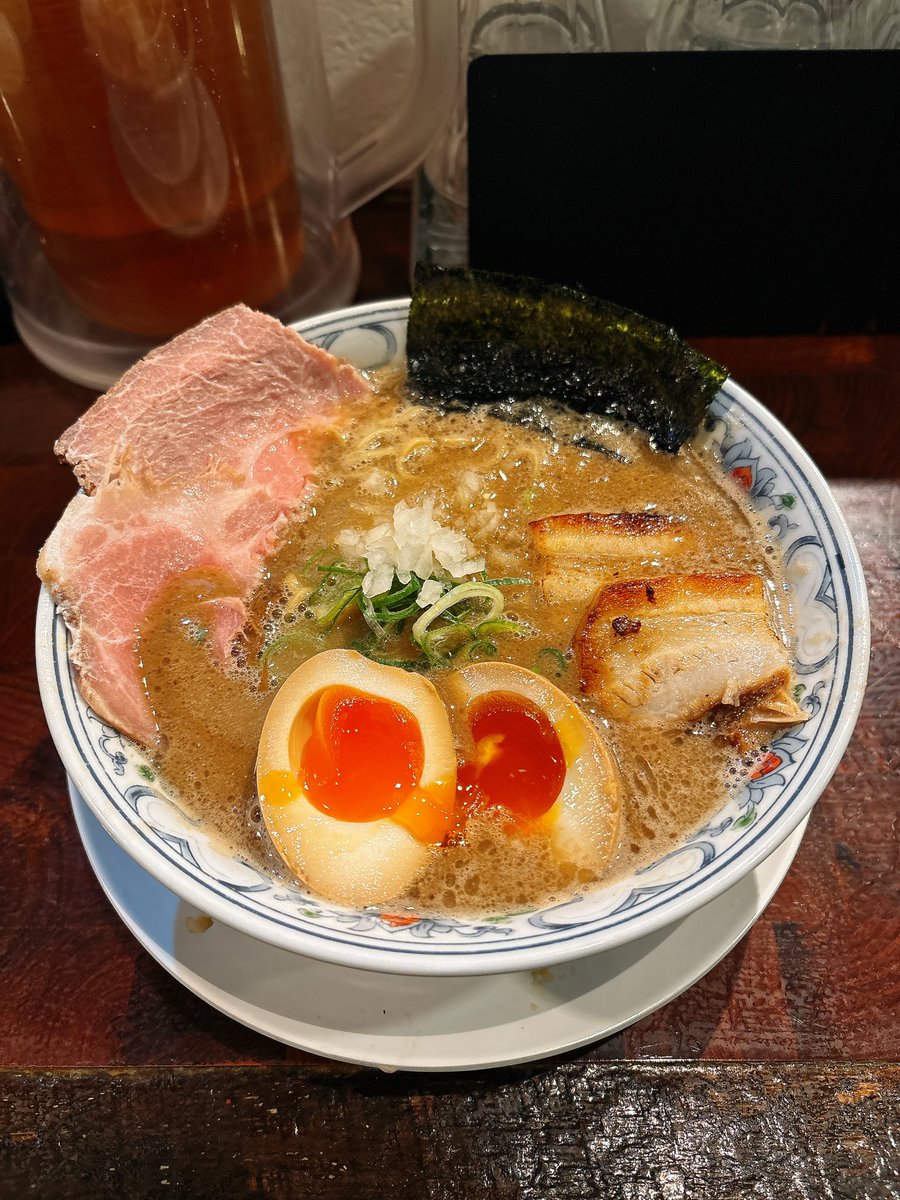 麺や庄の
特製らぁ麺
1220円