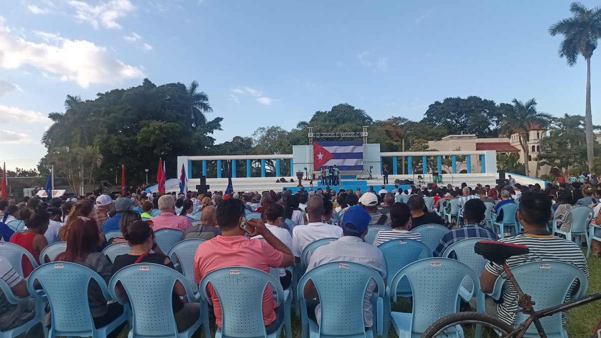 Recibimos Caravana de la Libertad conmemoración además, de la Entrada de Fidel en La Habana 

#CubaViveEnSuHistoria