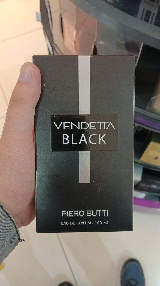 today I went to the mall and in the farmacy and I found this. according to a perfume influencer, this one is similar to Scandal by JPG...