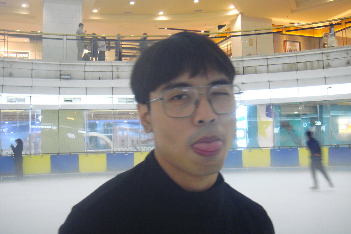 Highry5's tweet image. Yuri on ice ❌️
Dugem on ice ✅️