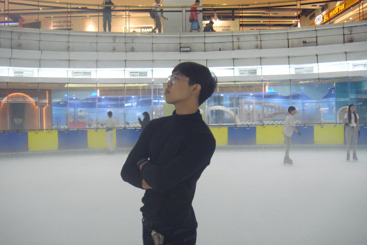 Highry5's tweet image. Yuri on ice ❌️
Dugem on ice ✅️