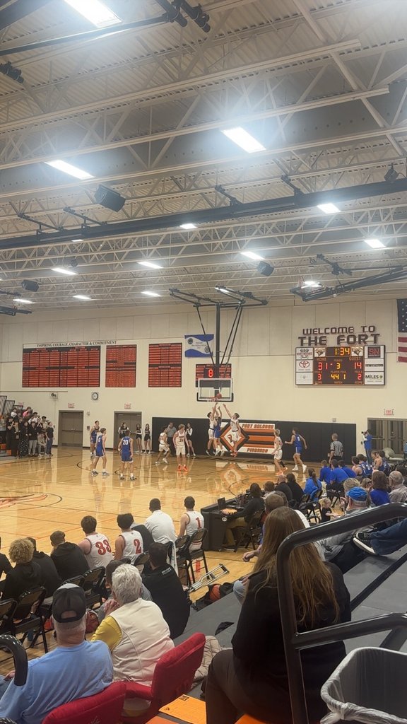 After three the in the boys varsity game, the Pioneers lead the Raiders 19-36.