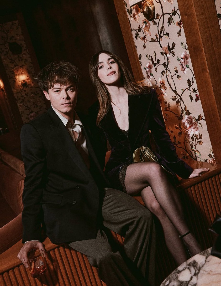 INDUSTRYHBONEWS's tweet image. Charlie Heaton and Kiernan Shipka.