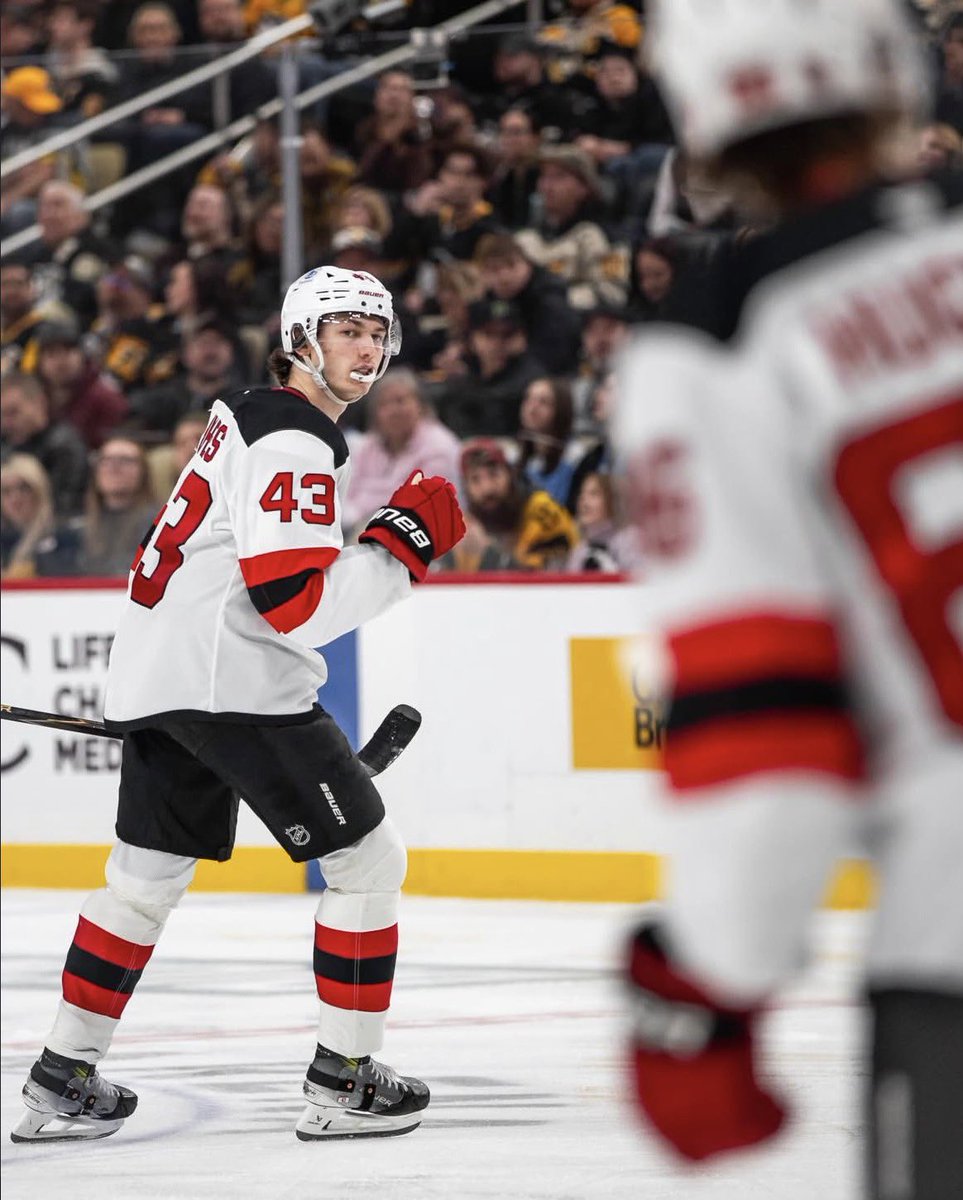 _hughesupdates's tweet image. 📸 | Luke Hughes celebrating his goal against the Penguins tonight via njdevils on instagram