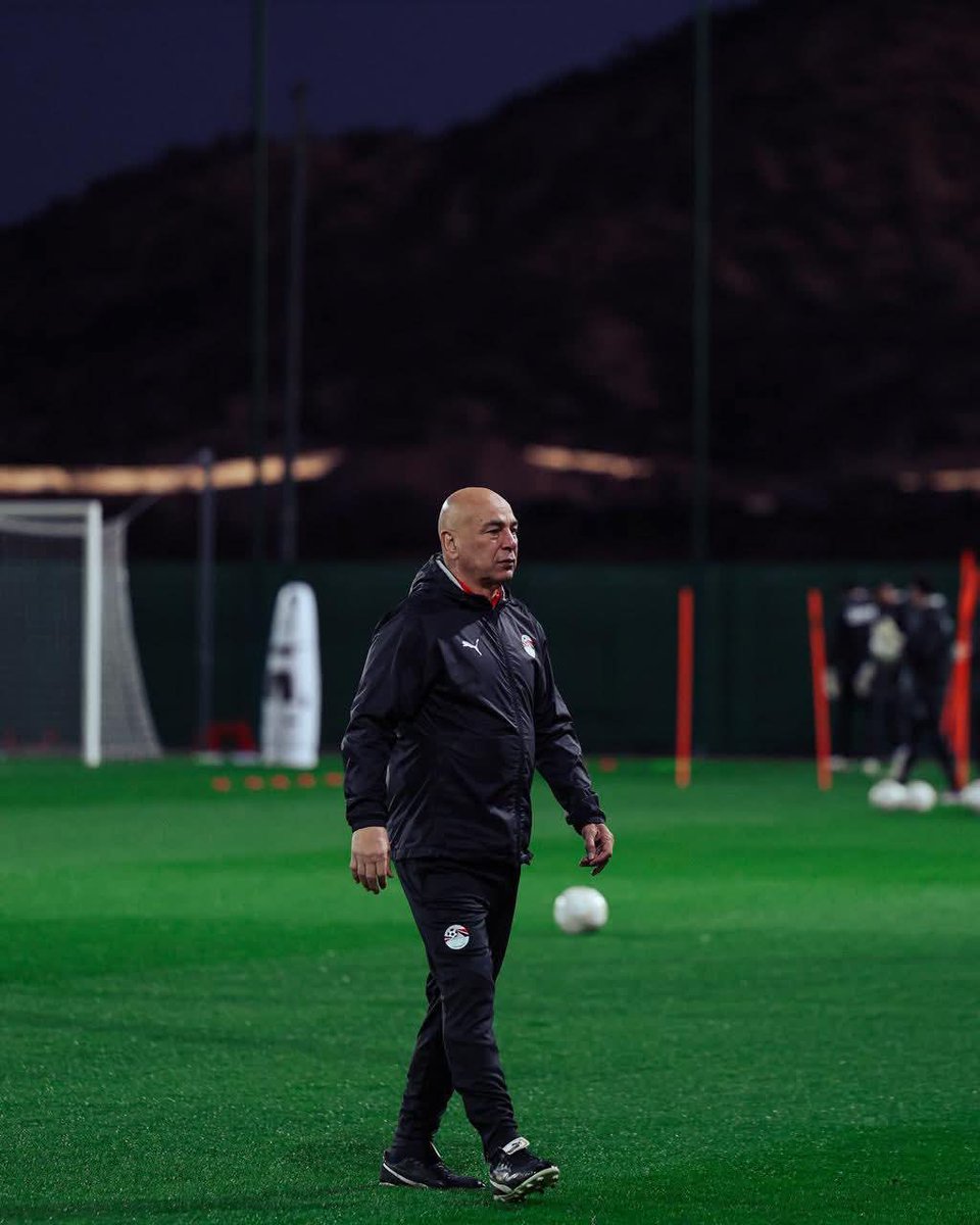 منتخب مصر يواصل تدريباته بملعب تغازوت استعدادًا لمواجهة كوت ديفوار في أمم أفريقيا 🇪🇬

#منتخب_مصر #أمم_أفريقيا