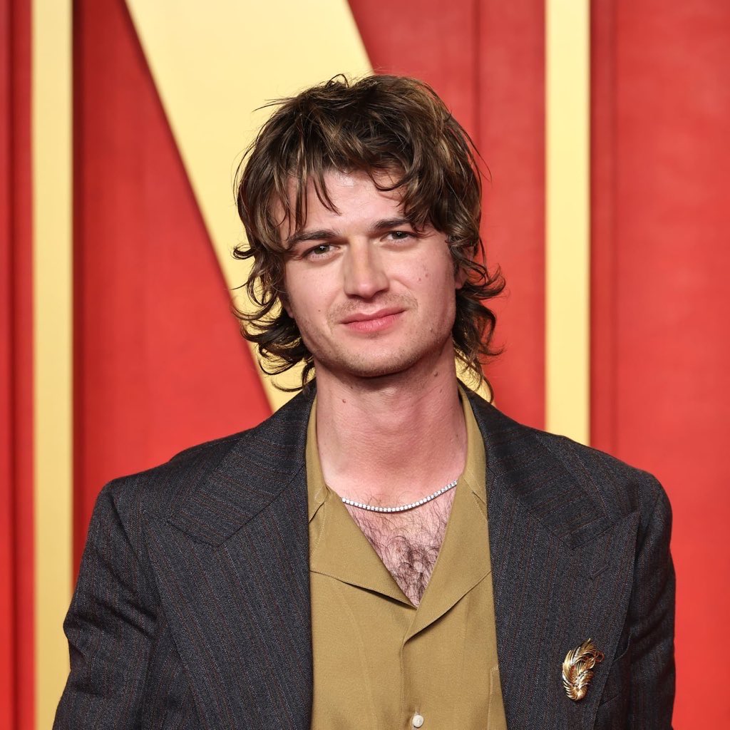 🚨NEW: Stranger Things star Joe Keery calls out Trump: “Zero human decency - stop this man”

RETWEET if you stand with @Joe_Keery against Donald Trump!