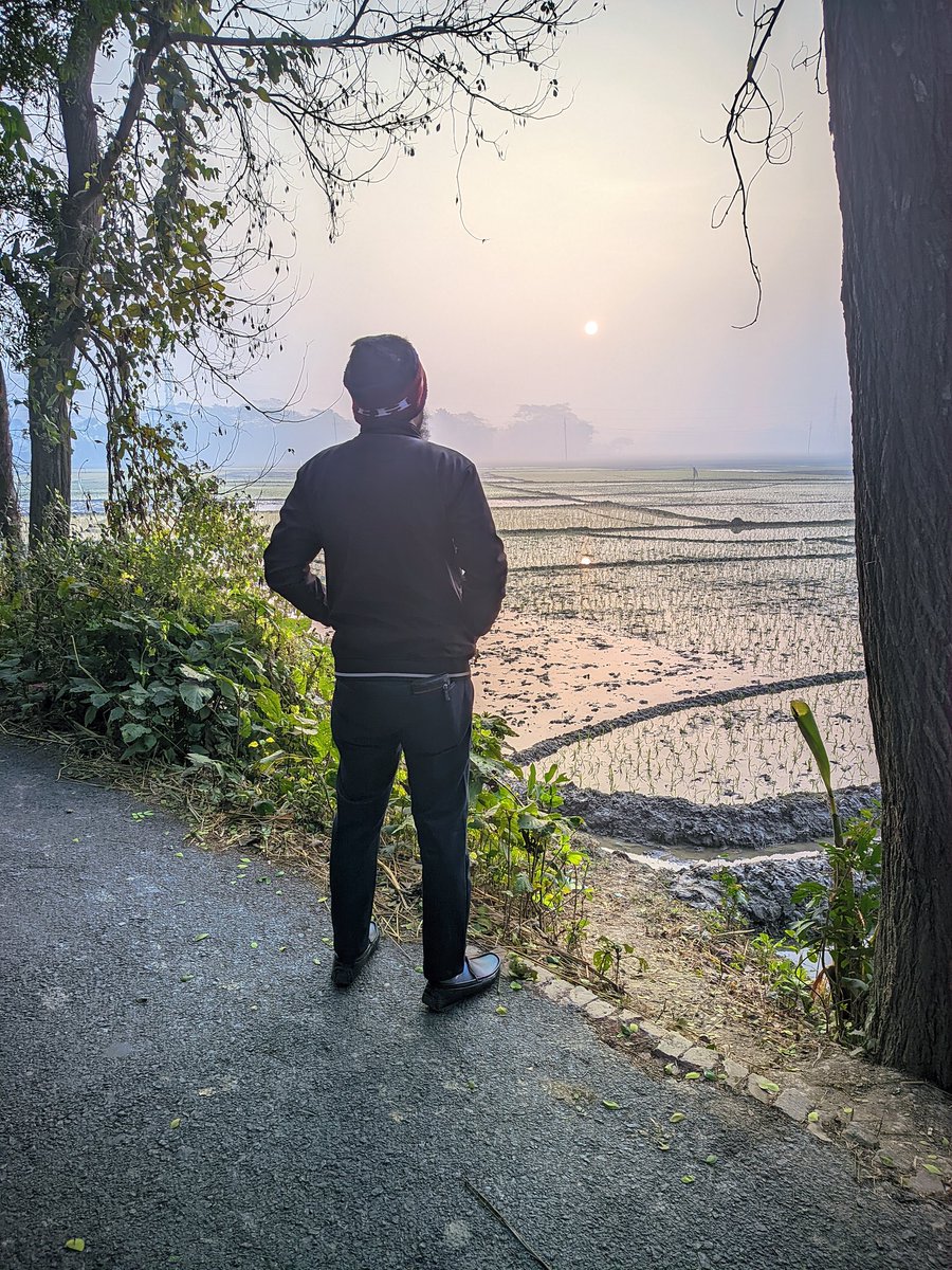 fahadhossenn's tweet photo. শীতের সকালে কুয়াশার আড়াল ভেদ করে হাসে নরম সূর্য।
ঠান্ডা বাতাসে মিশে থাকে দিনের নতুন আশ্বাস।

#mindrefreshing #peace #naturelovers #winter https://t.co/s6PsQET4kZ