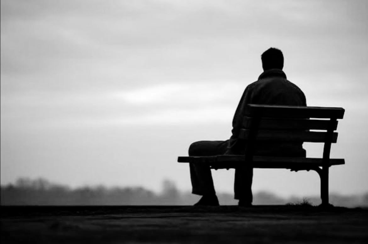 "Nadie aprende, nadie aspira, nadie enseña a soportar la soledad. Ser independiente es cosa de una pequeña minoría, es el privilegio de los fuertes."

Friedrich Nietzsche.