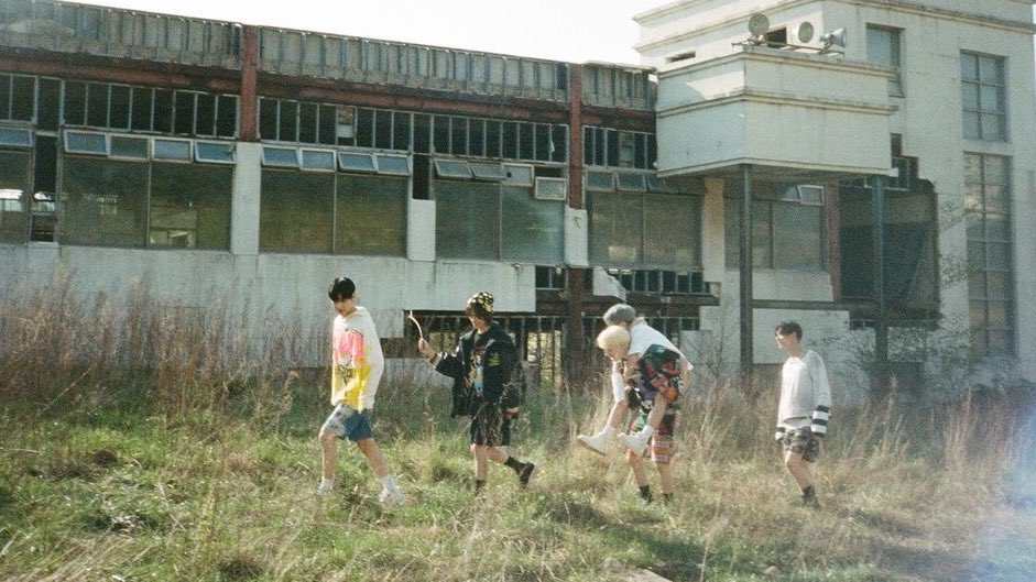 pagesoftxt's tweet image. wherever you’re going, i’m going there too