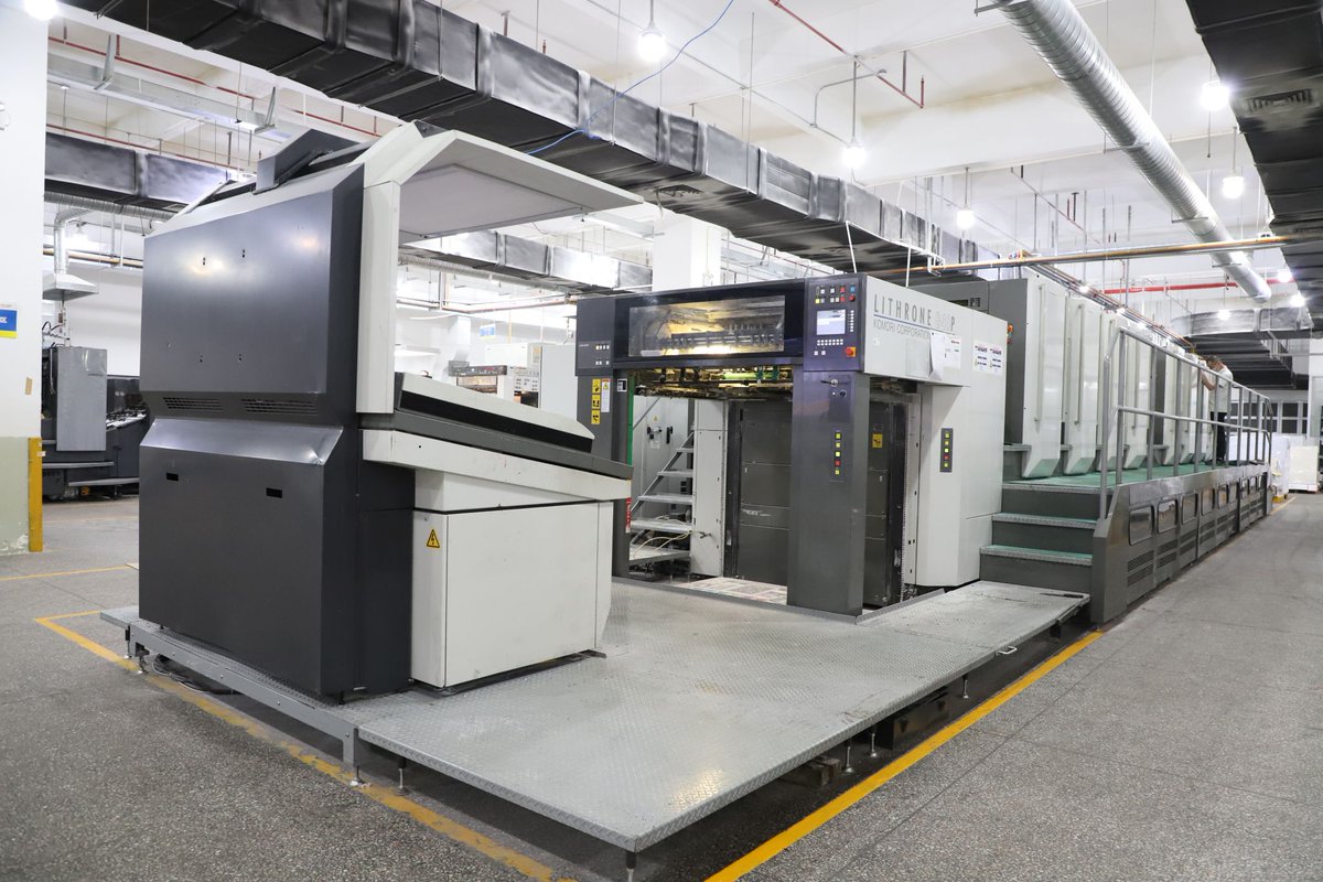 yutingxue145701's tweet image. 📢 Upgrade your printing line with our brand-new Komori 8-color press!
FSC/BSCI compliant, delivers vivid Pantone colors &amp;amp; precise registration—perfect for books, catalogs, premium packaging.
Global shipping available. Let’s talk your project! #BookPublishing #PackagingPrint #B2B