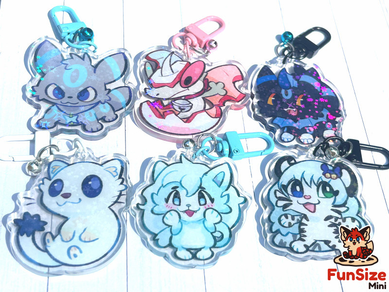 itzFunSizeMini's tweet image. Custom acrylic charms!