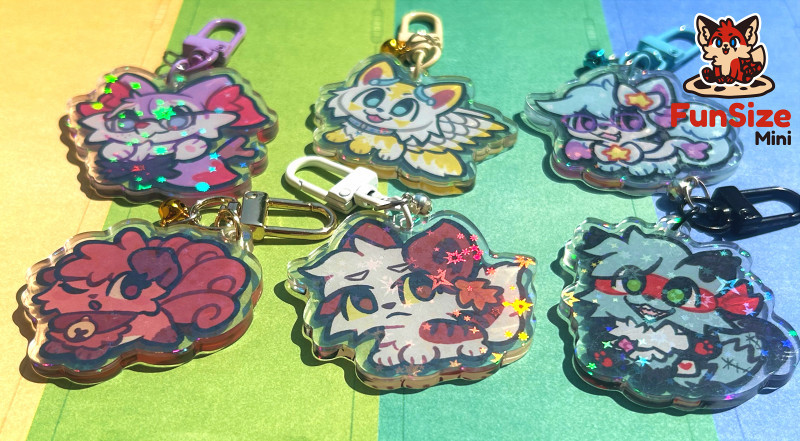 itzFunSizeMini's tweet image. Custom acrylic charms!