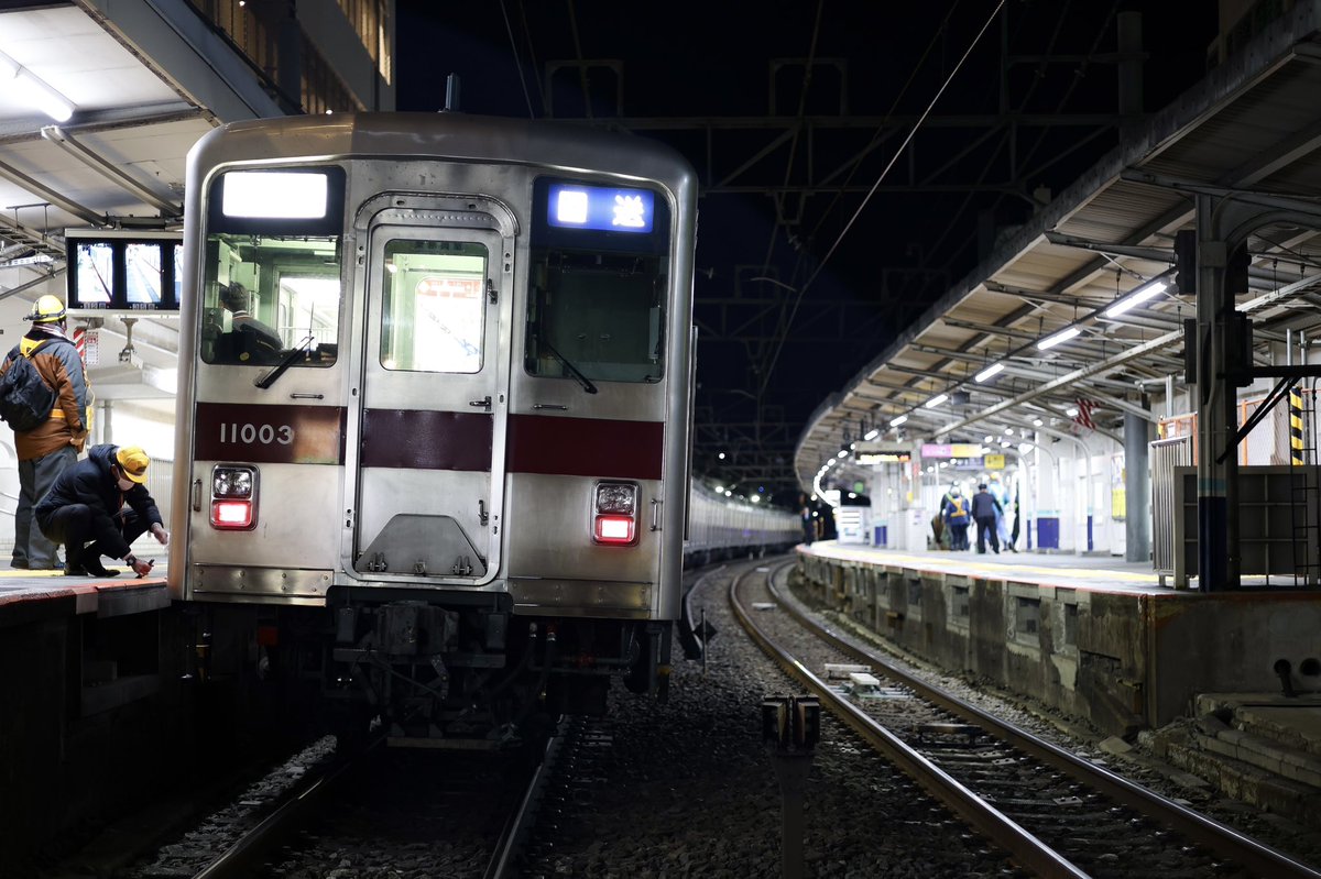 omochanomachi_'s tweet image. 2026年1月8日㈭※終車後
東武東上線
下赤塚駅1番線ホームドア輸送
東武10000型 11003F