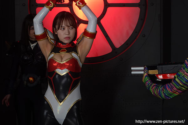 【公开处刑的陷阱】早乙女未来化身“奇迹维纳斯”，对抗操纵媒体征服世界的邪恶组织安克莱姆。该组织为引出她，设计陷害其恩师龙崎刚，并以让他主演实境节目为诱饵。未来为救恩师潜入节目试图改写剧本，却落入圈套——安克莱姆的真正目标，是在直播中公开处刑奇迹维纳斯！
#Zen