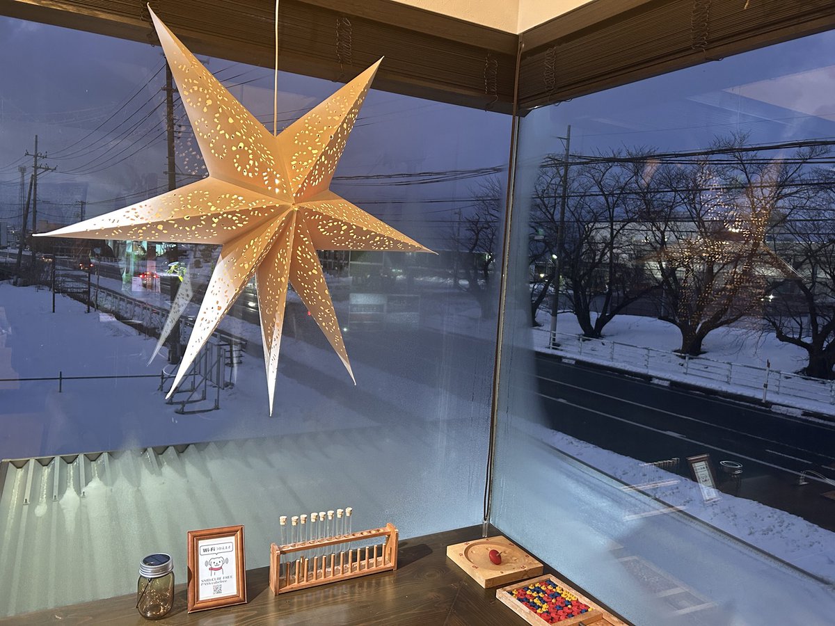 昨日のレンタルスペースCUBEさんでの
絵画教室の様子