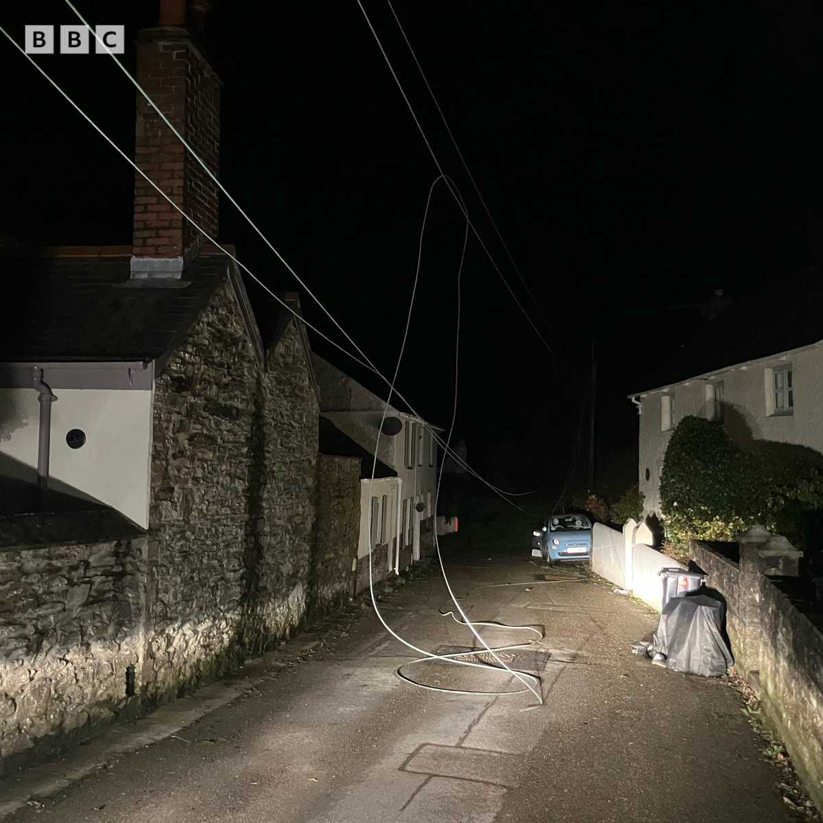 BBCCornwall's tweet image. There are trees, branches and cables down all over Cornwall after #stormgorreti struck

Two of the routes into #Probus are blocked …