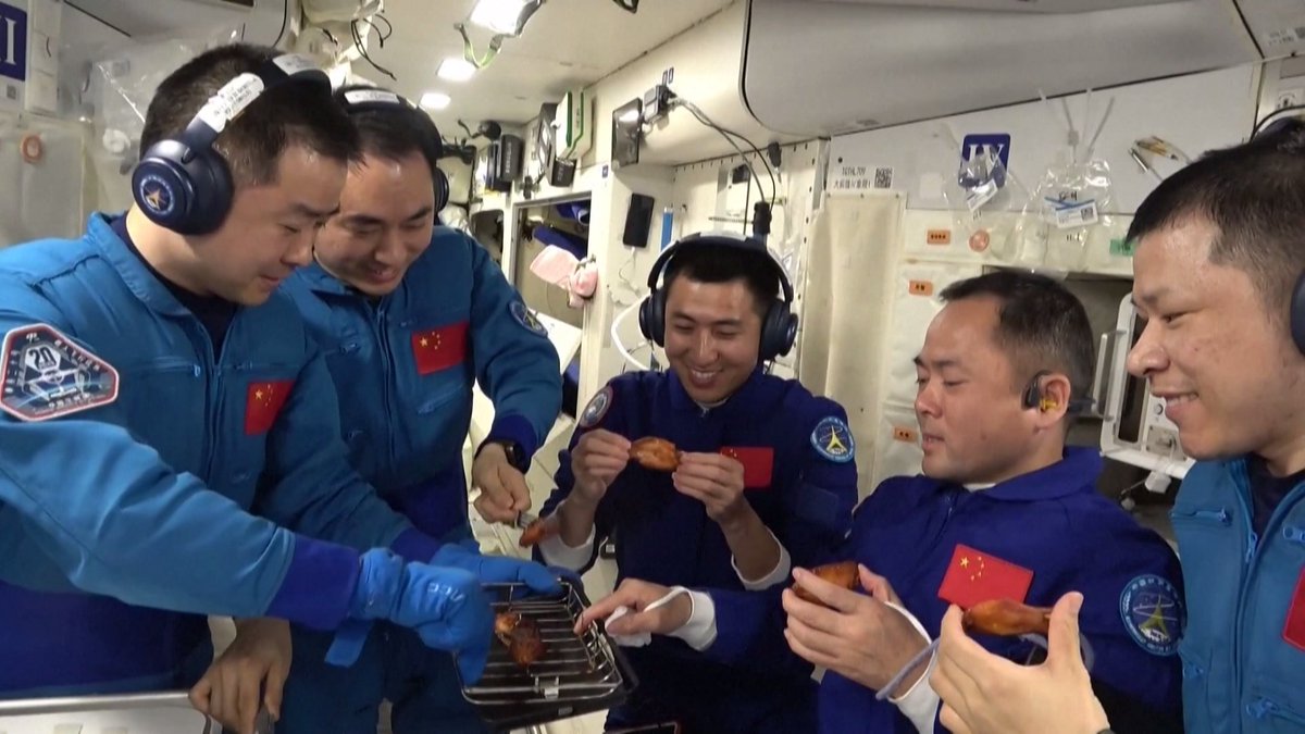 CCTVAsiaPacific's tweet image. 🚀 China’s Space Station's “annual report" was released. In 2025, #China‘s #SpaceStation carried out 86 science and application projects in orbit, setting multiple records, including China's first mammalian test subjects on a space station and the world's first in-space test of a