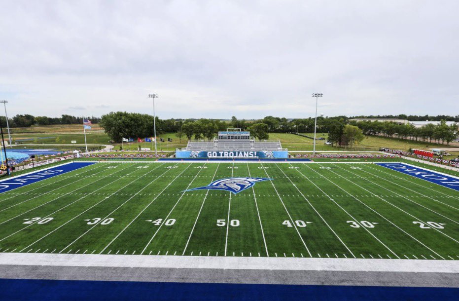 Jr8Lindsey's tweet image. #AGTG blessed to receive my 6th offer from Dakota State University🔵⚪️ @DakSt8Football @Livewith123 @lolar70 @thelimboparks @CoachV_Moon @MozeeJ43 @LSWTitanFB @CoachBress_CSC @CoachGuptel @_CoachDbZo @Coach_Boes @_CoachSantana_  @coachWillieHorn