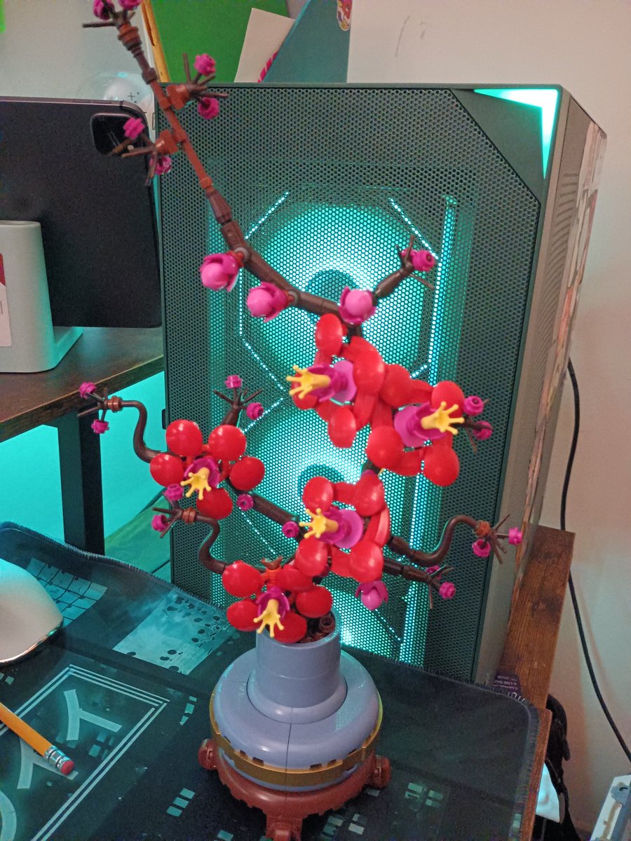 I love building Lego! Even more on stream!