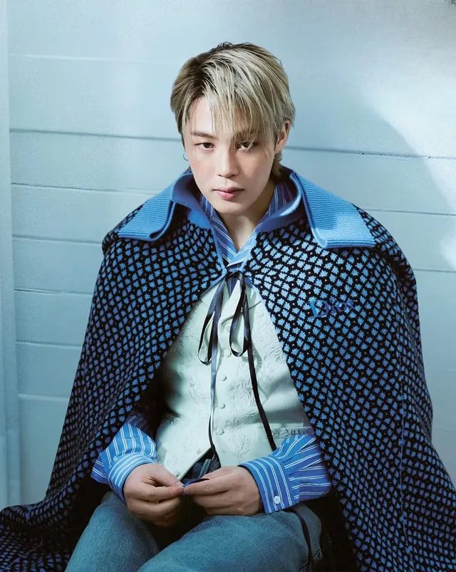 btspicstwt_'s tweet image. [📸 PHOTOS] #JIMINxVOGUEKOREA 

#Jimin for Vogue Korea – February issue (1)

(text removed)