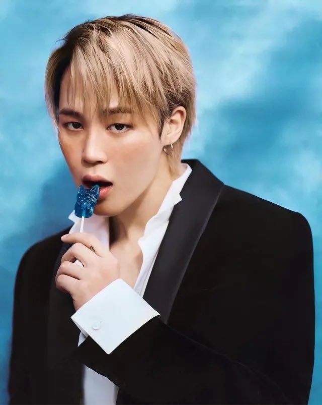 btspicstwt_'s tweet image. [📸 PHOTOS] #JIMINxVOGUEKOREA 

#Jimin for Vogue Korea – February issue (1)

(text removed)