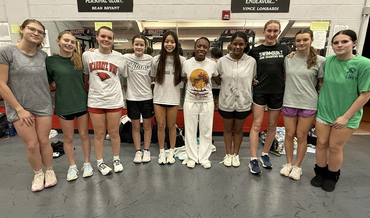 CAHS_SWIM's tweet image. Great work day in the pool and in the weight room. "Last Lifts" are always bittersweet 🤙🏽 #LastLifts #Family55 #IfOneThenAll #WithoutConflict