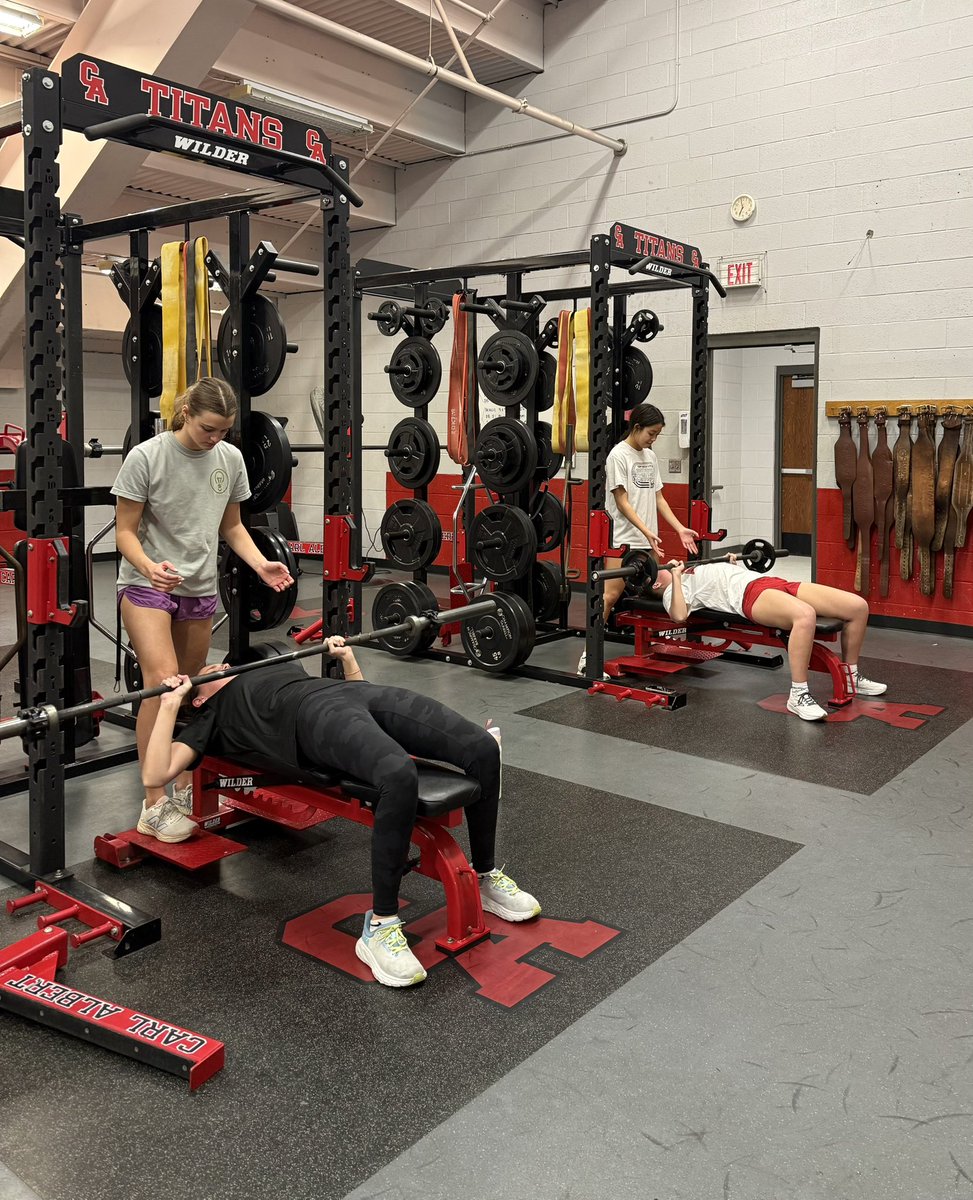 CAHS_SWIM's tweet image. Great work day in the pool and in the weight room. "Last Lifts" are always bittersweet 🤙🏽 #LastLifts #Family55 #IfOneThenAll #WithoutConflict