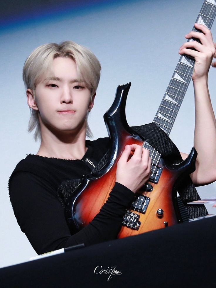 ulthorangdan's tweet image. my rockstar ᯓ★🎸